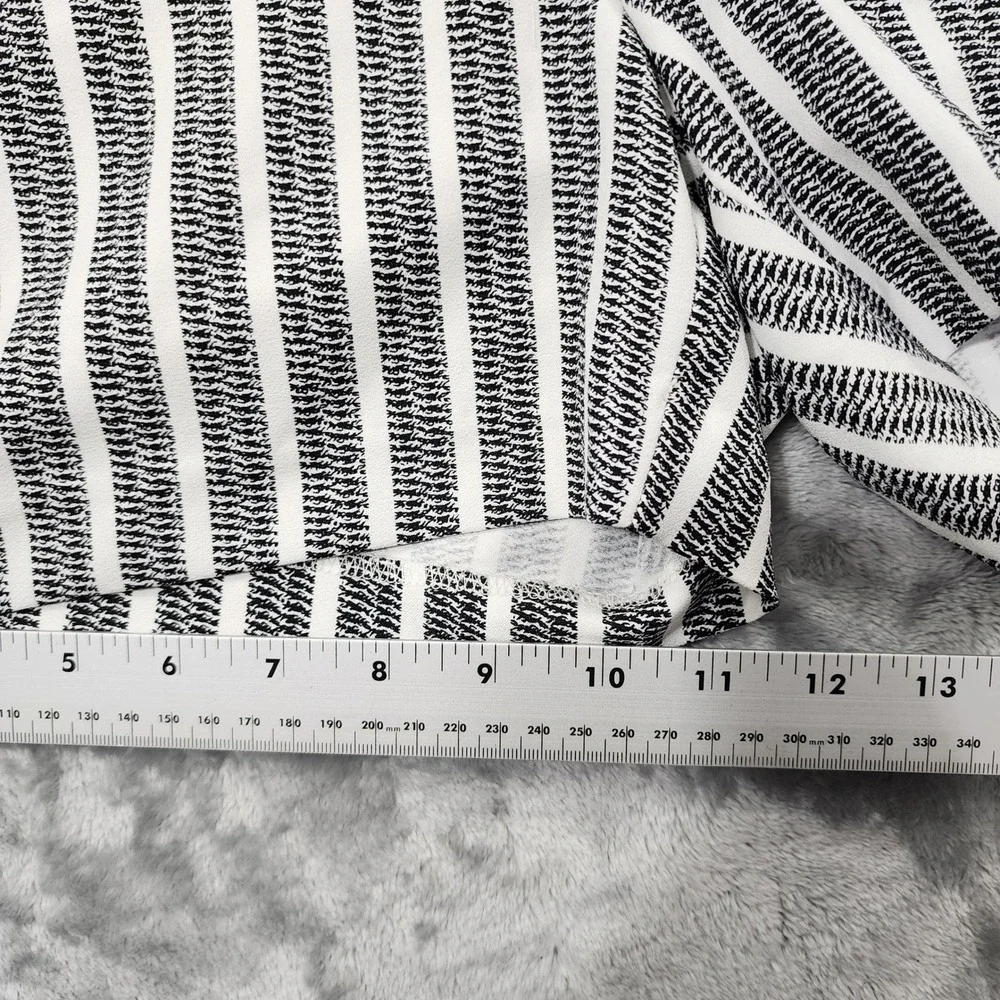 Banana Republic Shorts Womens 10 White Black Striped Tie Waist‎ Belted Preppy